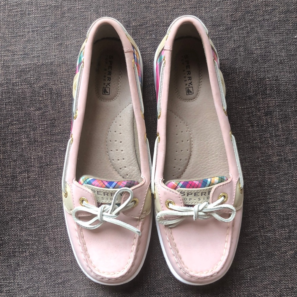 Sperry 100% real leather boat shoes. Size 6.5.